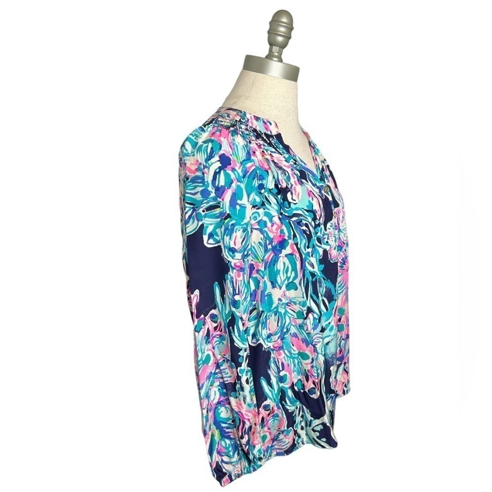 Lilly Pulitzer Elsa 100% Silk Smocked Bright Navy Caught Up Blouse Size XS - Picture 4 of 14